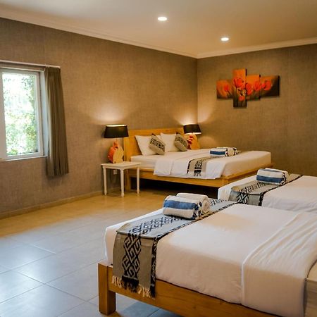 Coconut Lodge Resort Jepara Exteriör bild