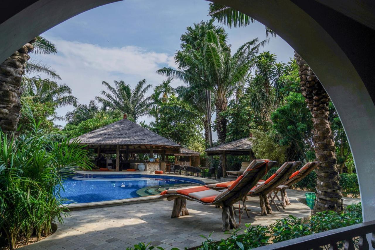 Coconut Lodge Resort Jepara Exteriör bild