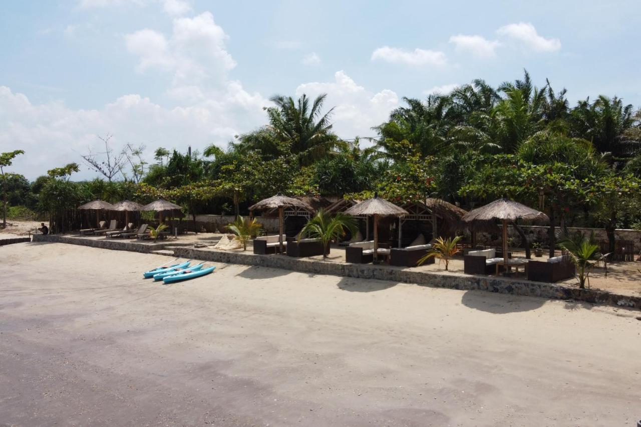 Coconut Lodge Resort Jepara Exteriör bild