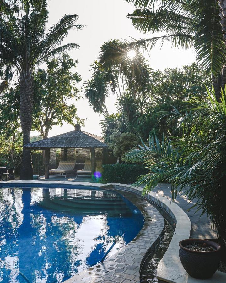 Coconut Lodge Resort Jepara Exteriör bild