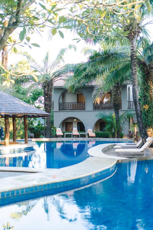 Coconut Lodge Resort Jepara Exteriör bild