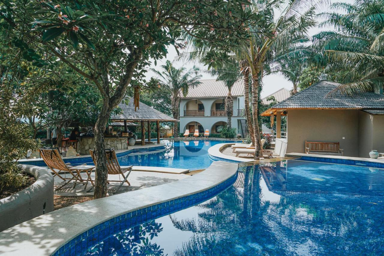 Coconut Lodge Resort Jepara Exteriör bild