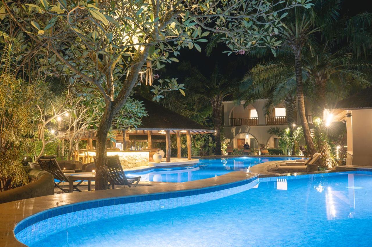 Coconut Lodge Resort Jepara Exteriör bild