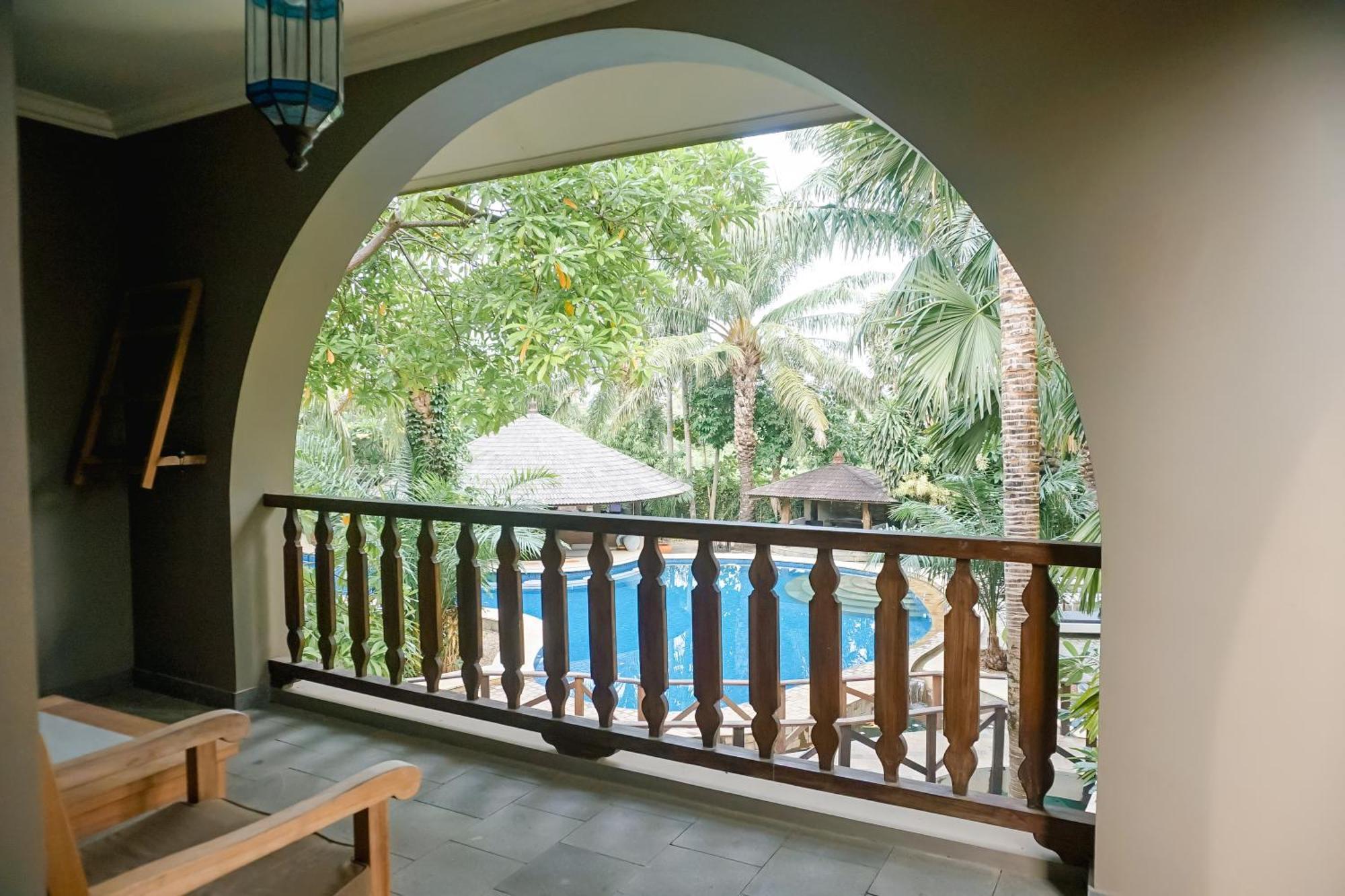 Coconut Lodge Resort Jepara Exteriör bild